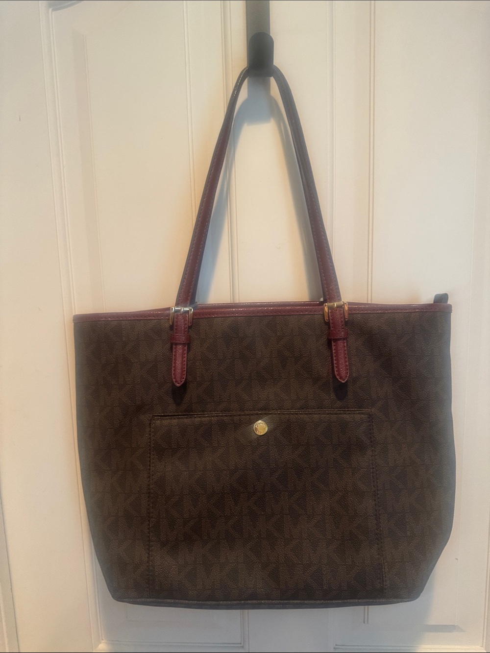 Michael Kors brown jet set medium travel bag with burgundy handles and trim - Picture 1 of 13
